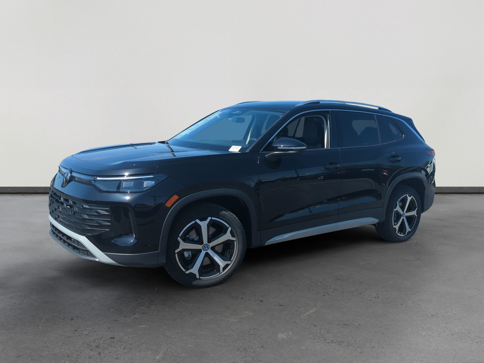 New 2025 Volkswagen Tiguan SE image 1