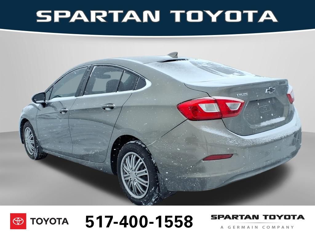 Used 2017 Chevrolet Cruze LT image 9
