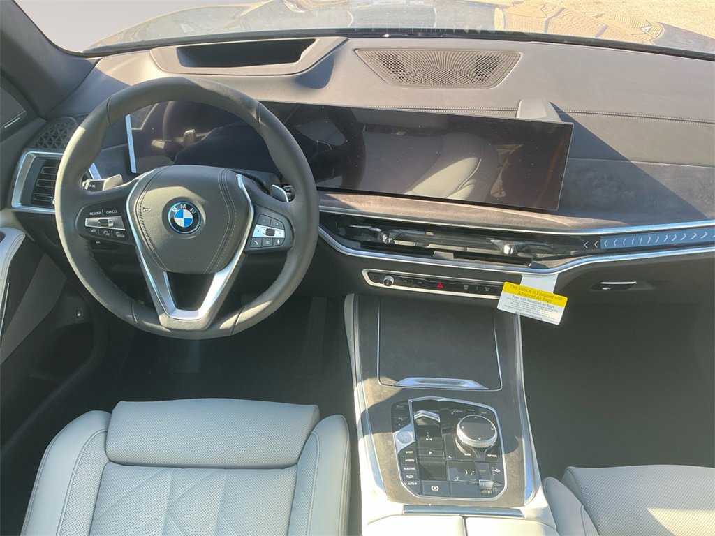 New 2026 BMW X5 xDrive50e image 10