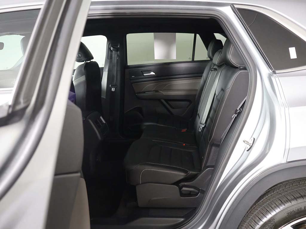 Used 2023 Volkswagen Atlas Cross Sport SEL Premium R-Line AWD/4WD image 34