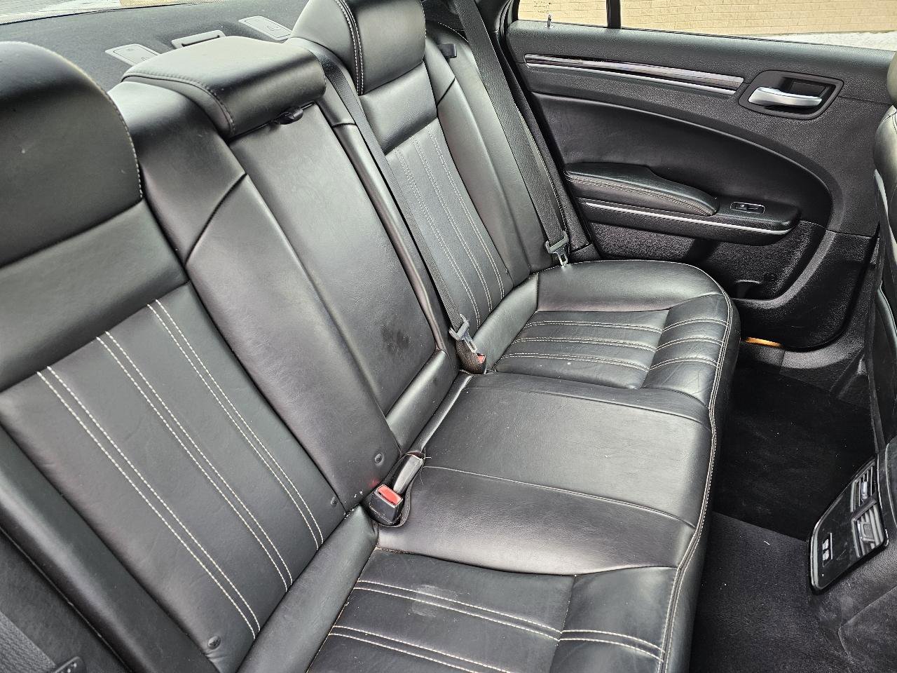 Used 2019 Chrysler 300 S image 22