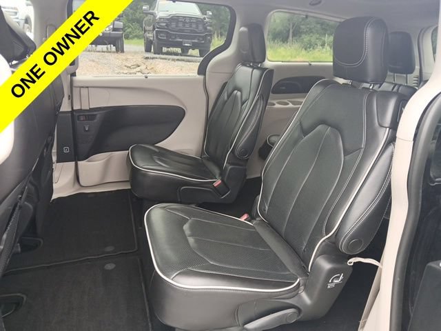 Certified 2023 Chrysler Pacifica Limited FWD image 13
