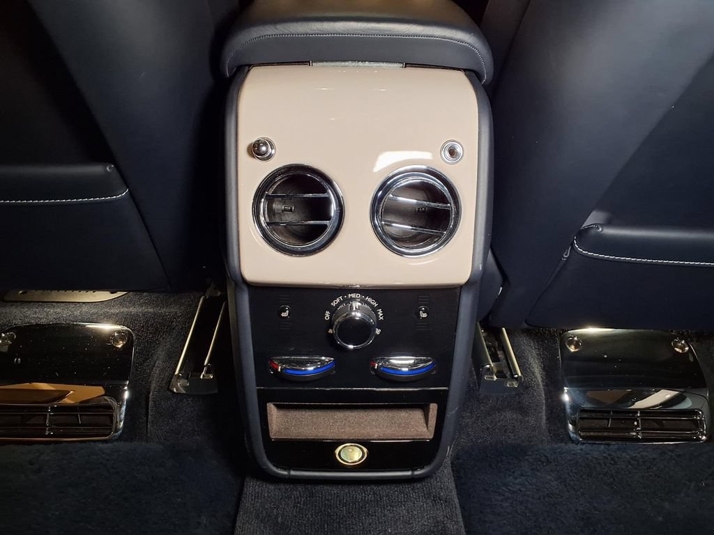 Used 2023 Rolls-Royce Cullinan AWD/4WD image 18