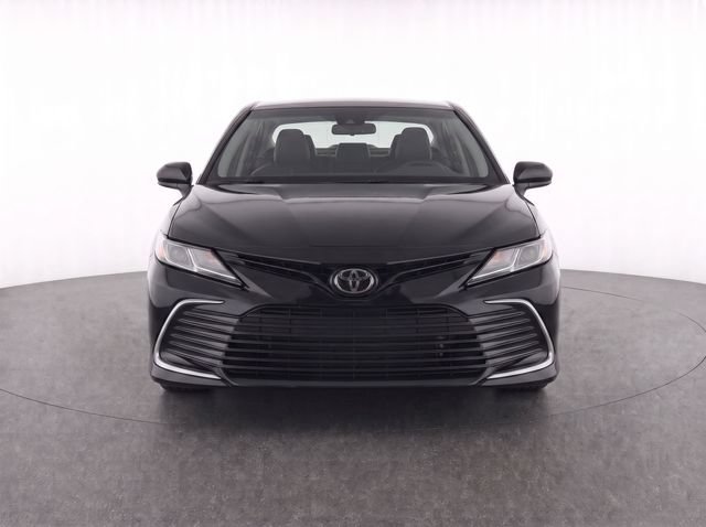 Used 2023 Toyota Camry LE FWD image 5