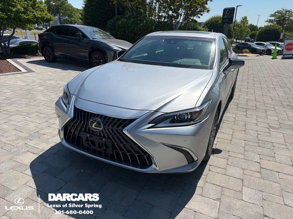 Used 2025 Lexus ES 300h w/ Luxury Package