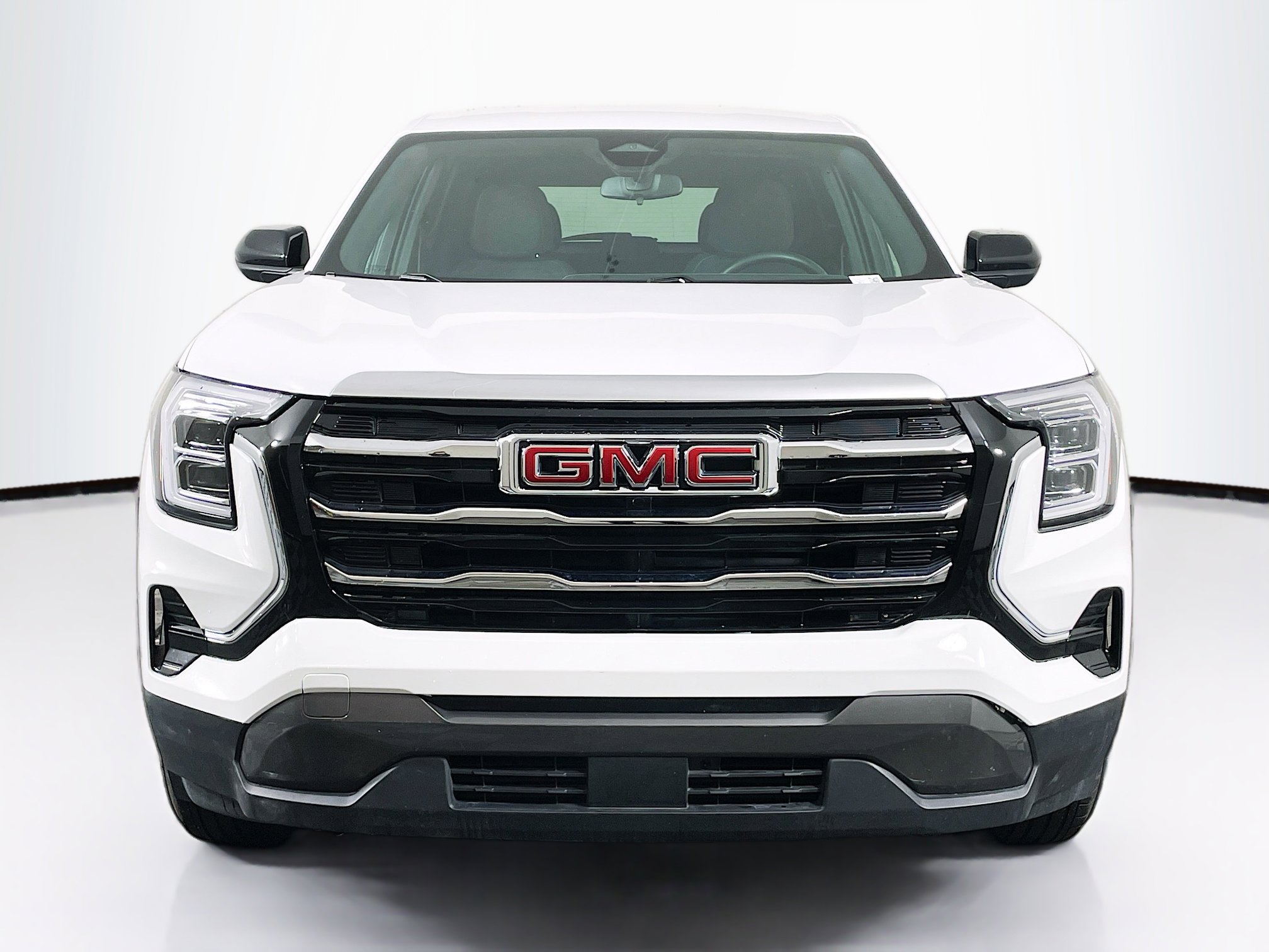 Used 2025 GMC Terrain Elevation image 2