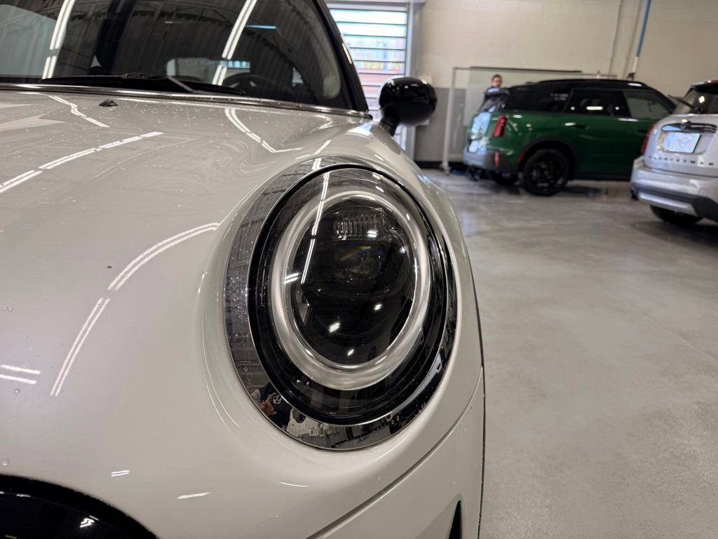 Used 2024 MINI Cooper SE w/ Signature Upholstery Package FWD image 9