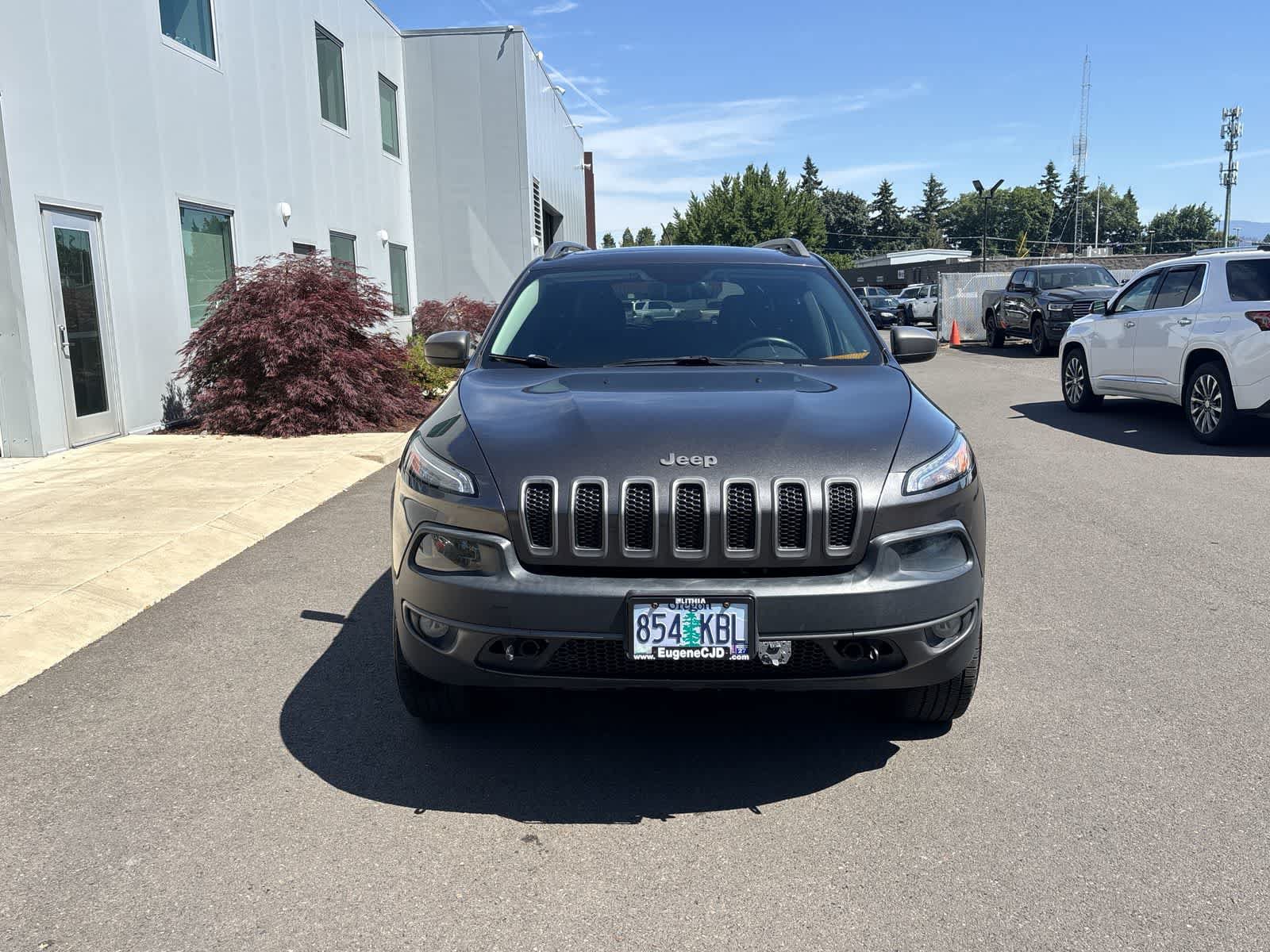 Used 2014 Jeep Cherokee Trailhawk w/ Comfort/Convenience Group AWD/4WD image 8