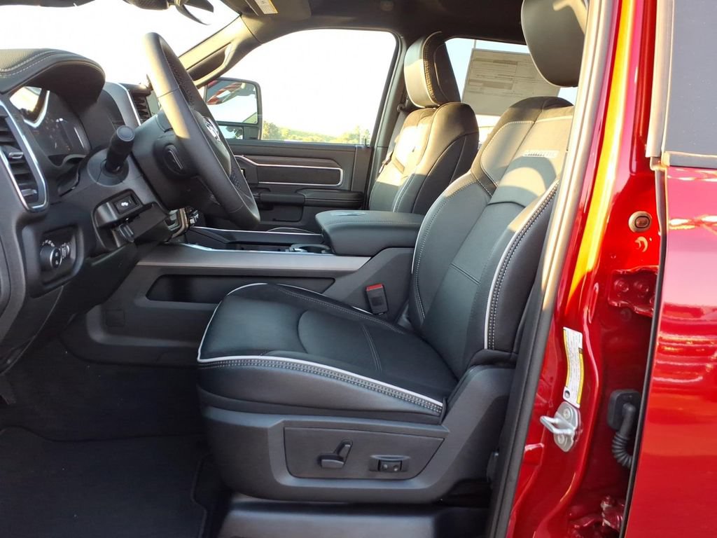 New 2026 RAM 2500 Laramie AWD/4WD image 14