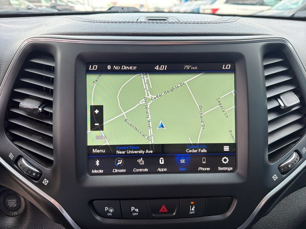 Used 2023 Jeep Cherokee Altitude Lux AWD/4WD image 19