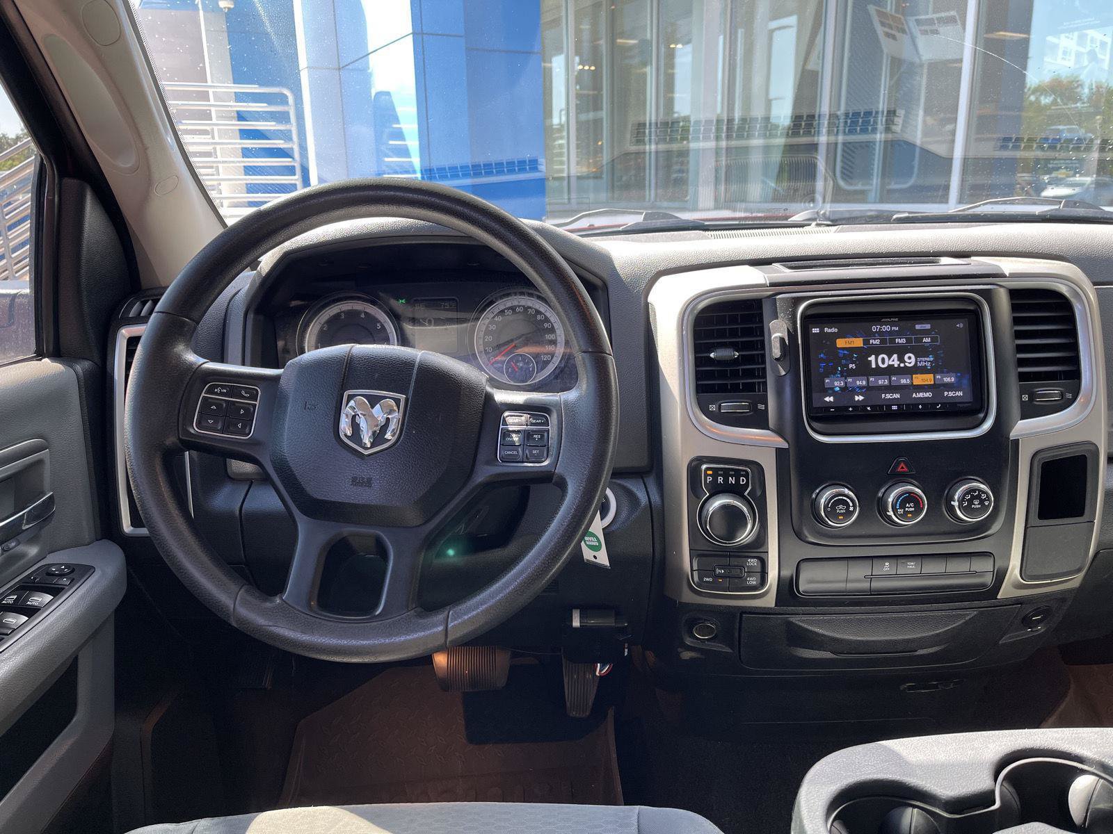 Used 2015 RAM 1500 Classic SLT AWD/4WD image 14
