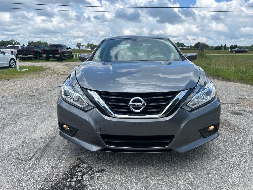Used 2016 Nissan Altima 2.5 SV FWD image 2