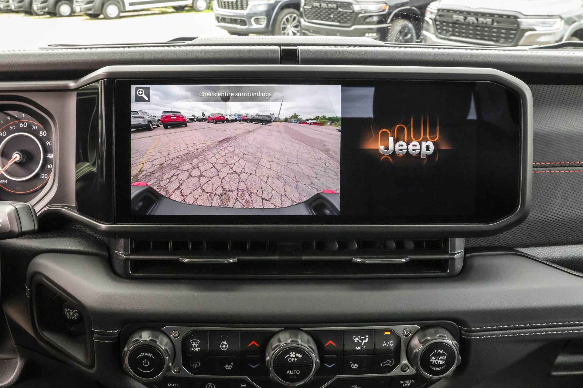 New 2025 Jeep Gladiator Rubicon w/ Convenience Group image 17