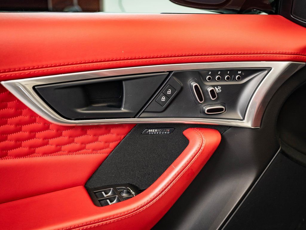 Used 2022 Jaguar F-TYPE R image 22