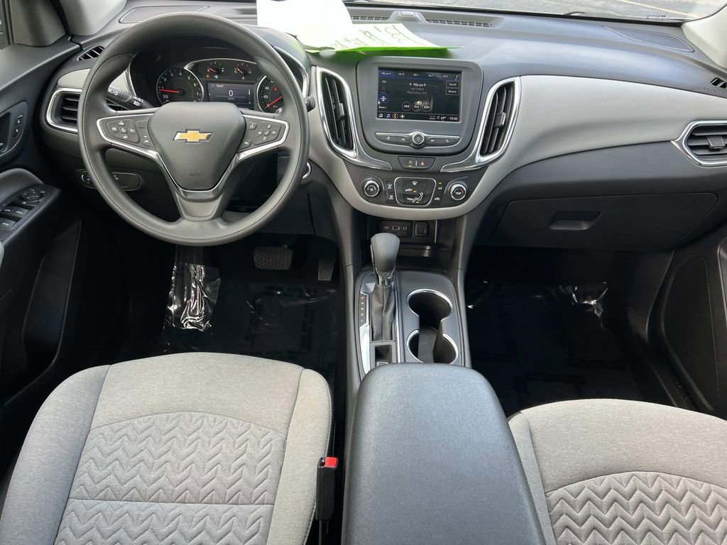 Used 2023 Chevrolet Equinox LS w/ LS Convenience Package FWD image 3