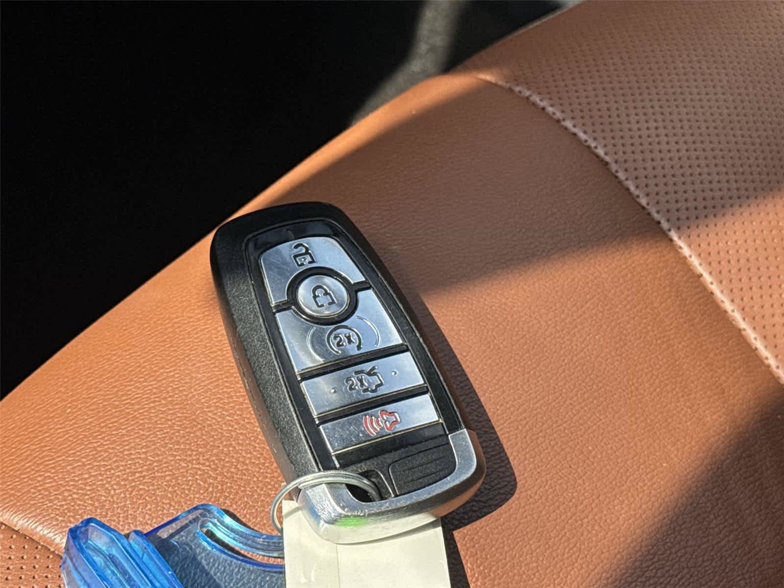 Used 2019 Ford Fusion Energi Titanium FWD image 30