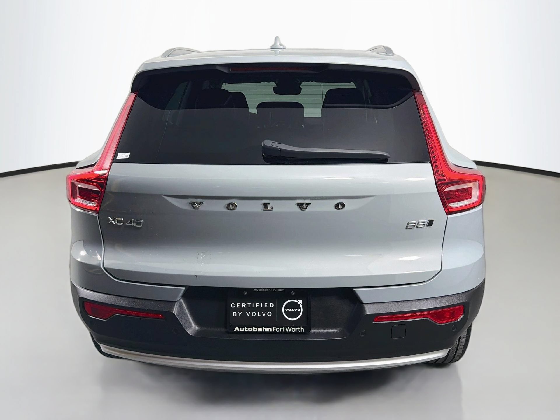 Certified 2024 Volvo XC40 B5 Core AWD/4WD image 7