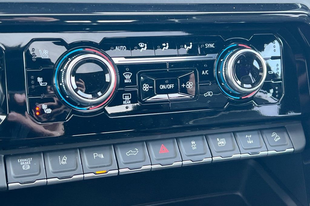 New 2026 GMC Sierra 2500 AT4X w/ AT4X AEV Edition image 17