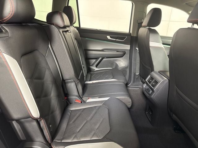 New 2026 Volkswagen Atlas Peak Edition AWD/4WD image 16