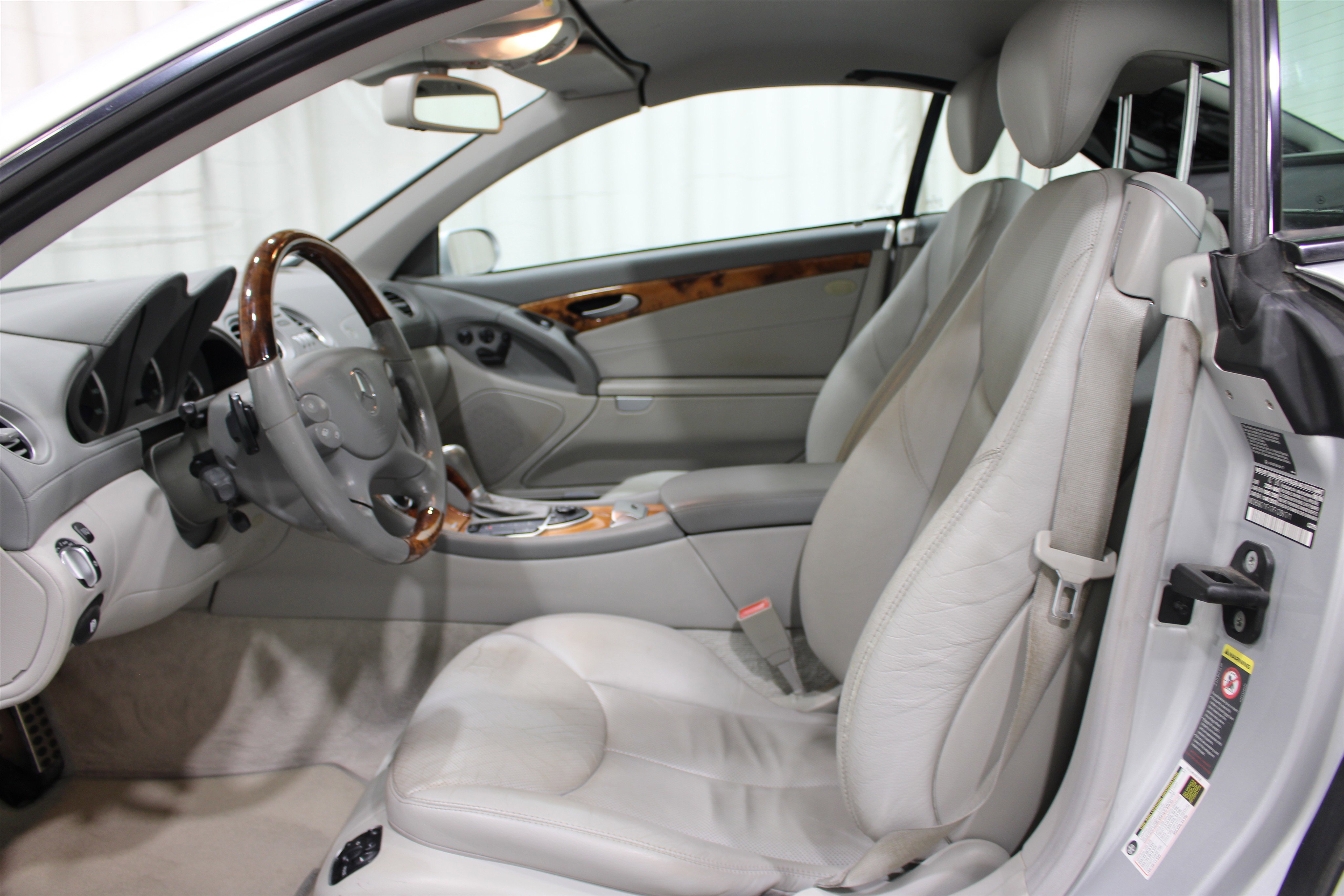 Used 2007 Mercedes-Benz SL 550 image 3