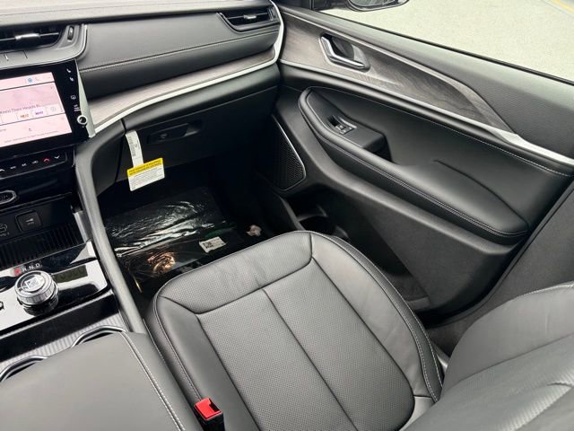 New 2026 Jeep Grand Cherokee Limited image 37