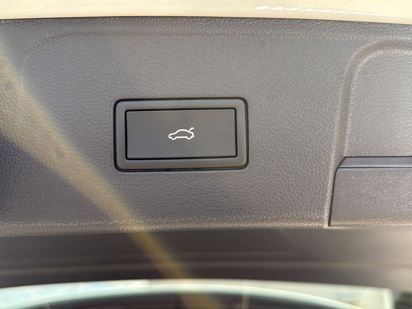 New 2026 Volkswagen Atlas SE image 23