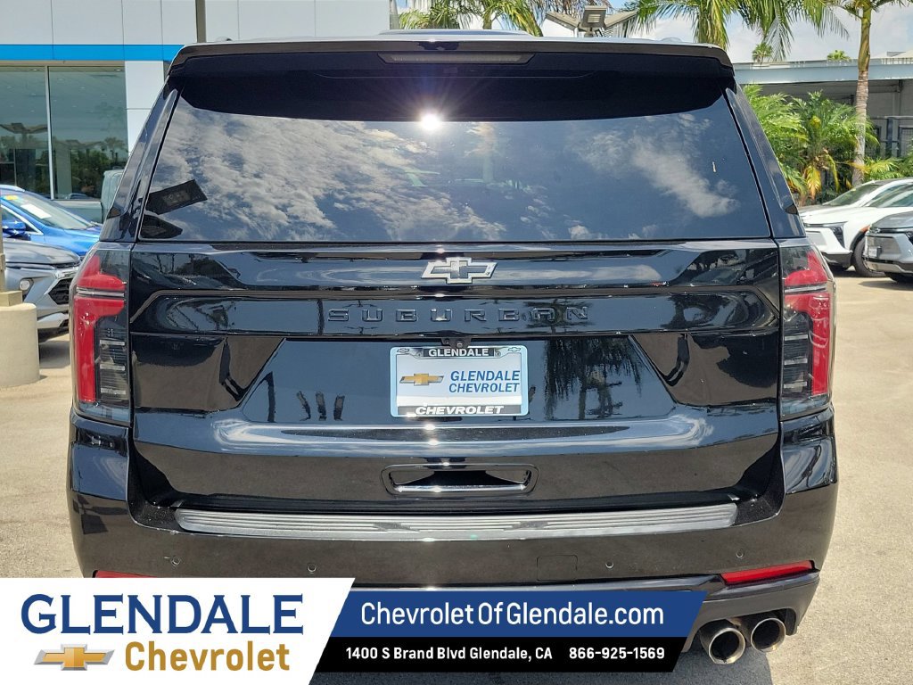 Certified 2025 Chevrolet Suburban Z71 AWD/4WD image 12