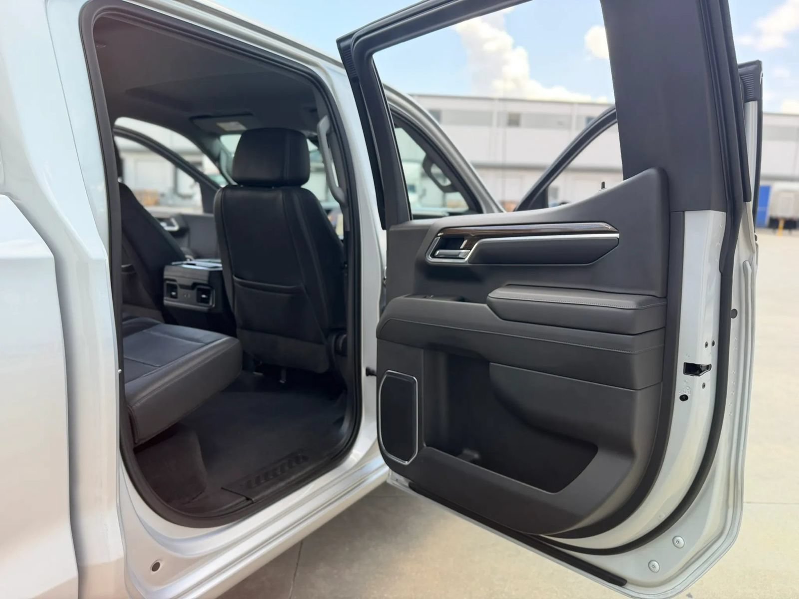 Used 2022 Chevrolet Silverado 1500 RST AWD/4WD image 26