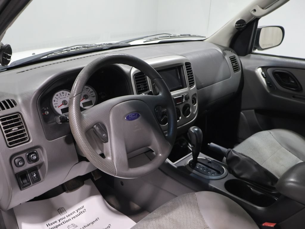 Used 2005 Ford Escape XLT AWD/4WD image 16