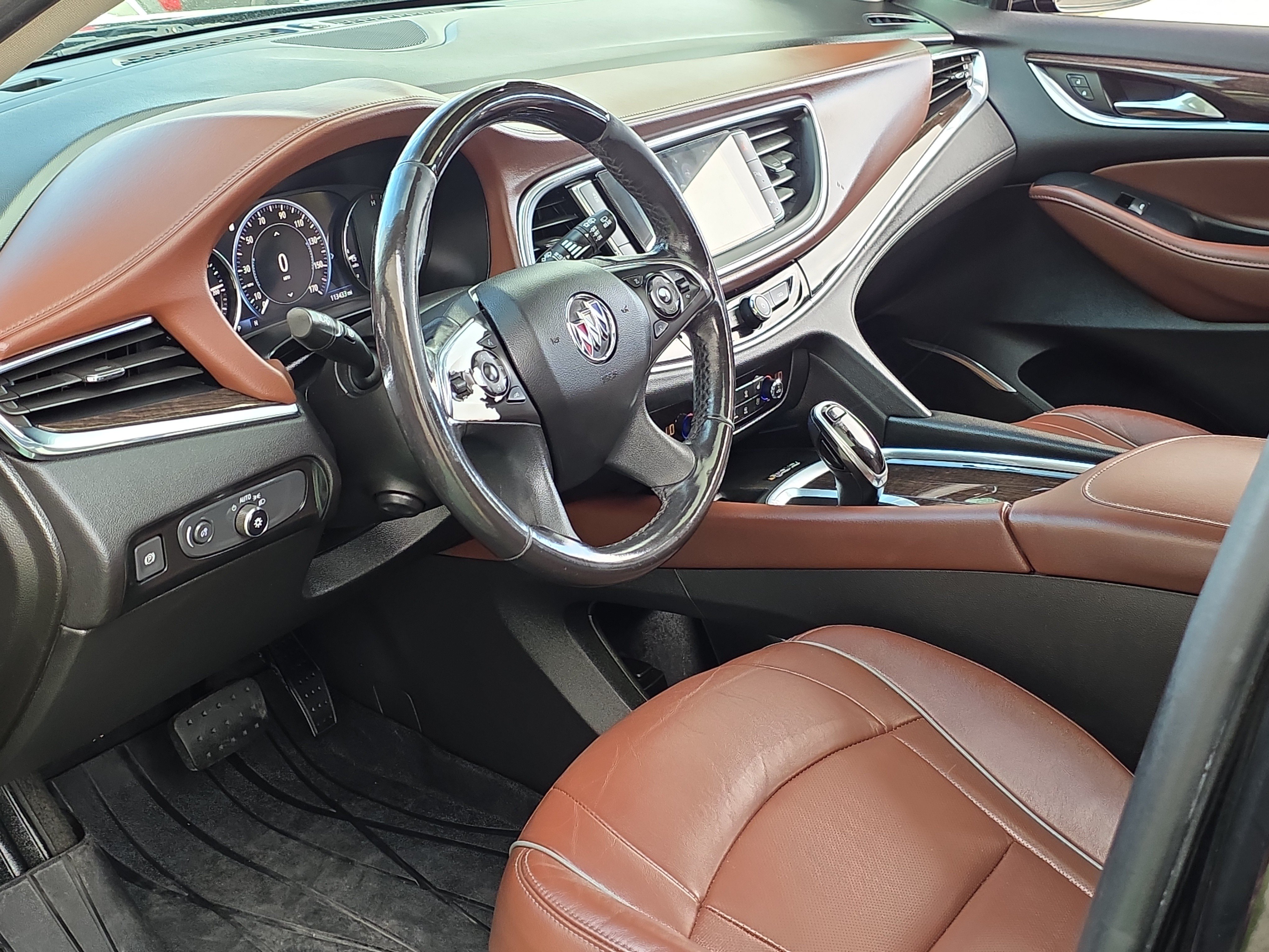 Used 2021 Buick Enclave Avenir w/ Avenir Technology Package FWD image 11