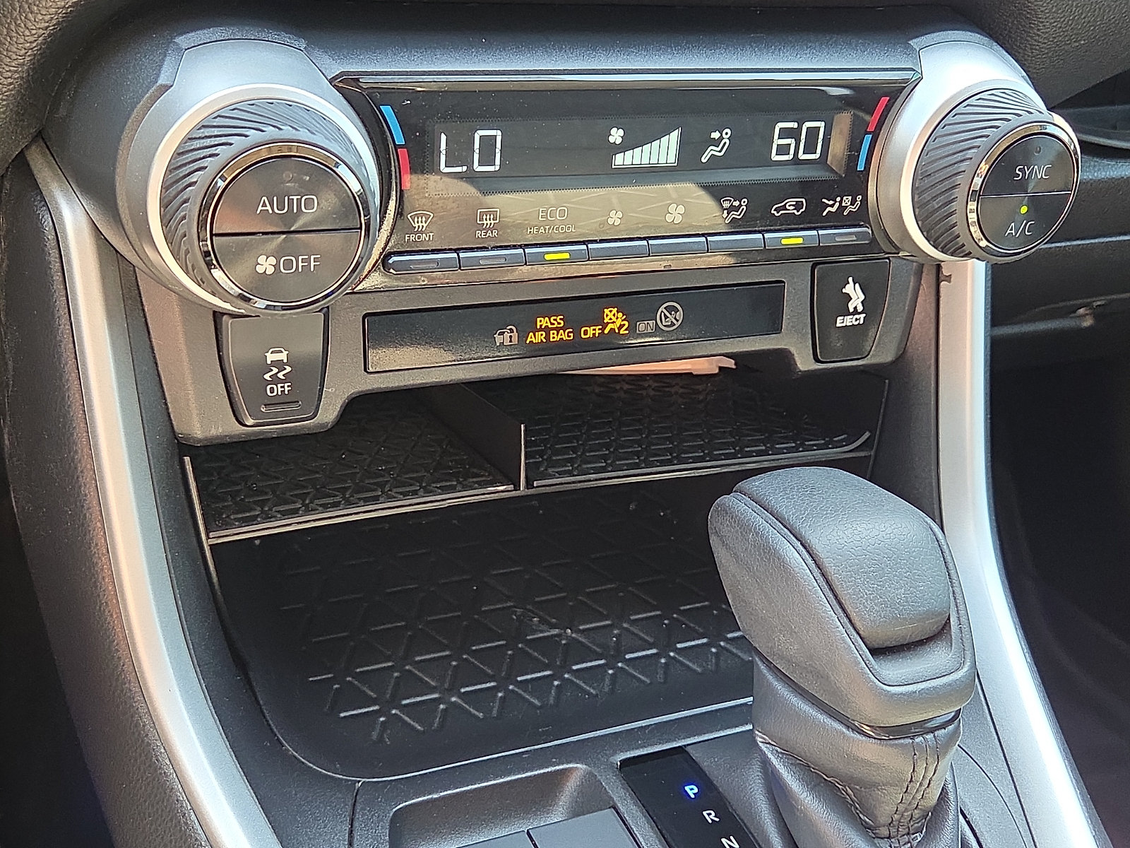 Used 2024 Toyota RAV4 AWD Hybrid image 19