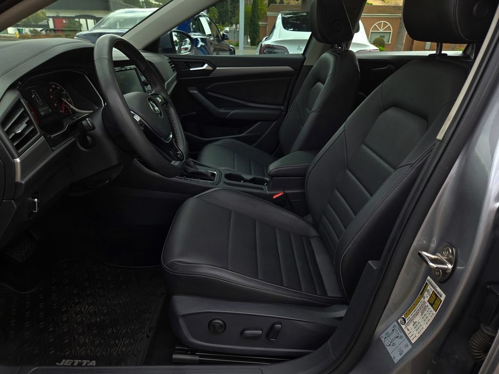 Used 2021 Volkswagen Jetta SE FWD image 17