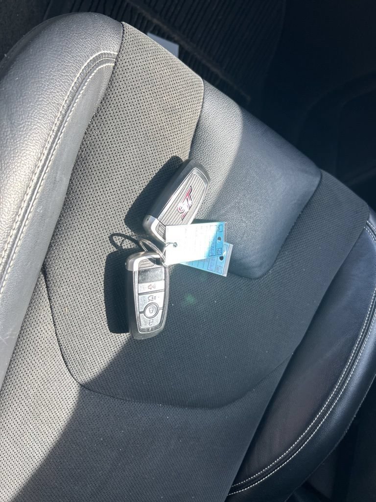 Used 2019 Ford Edge ST AWD/4WD image 18