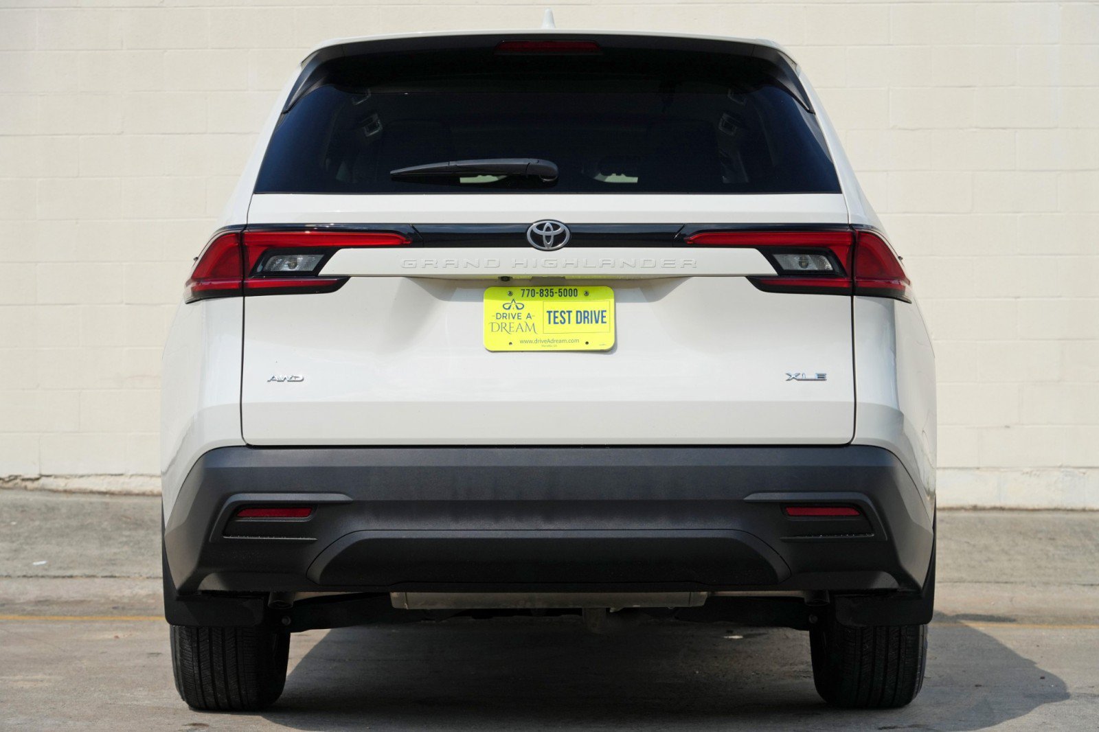 Used 2024 Toyota Grand Highlander AWD image 11
