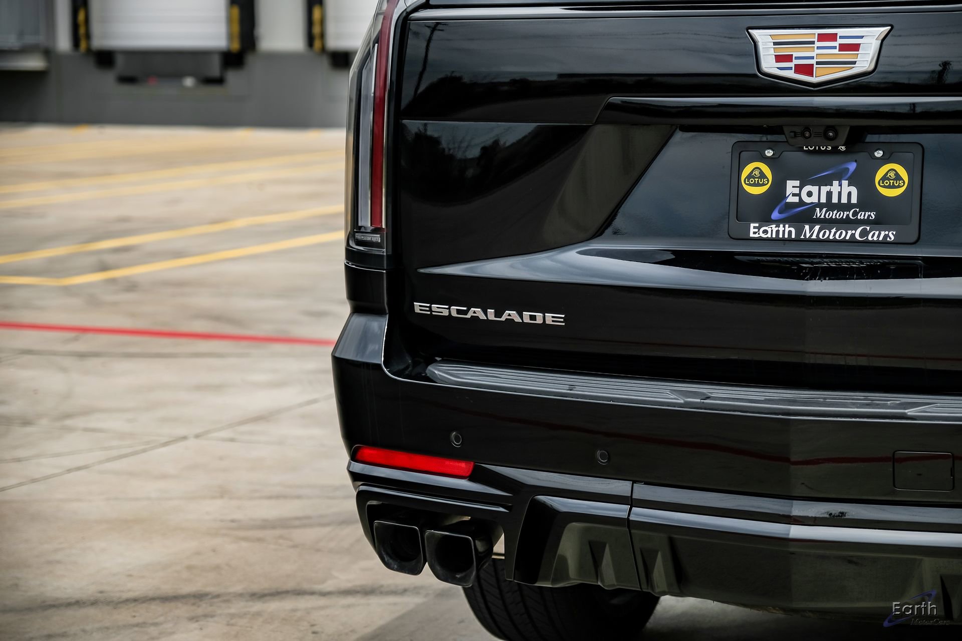 Used 2025 Cadillac Escalade V AWD/4WD image 15