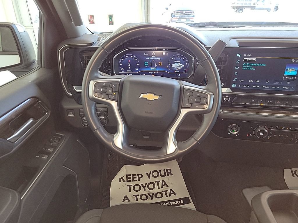 Used 2023 Chevrolet Silverado 1500 LT image 12