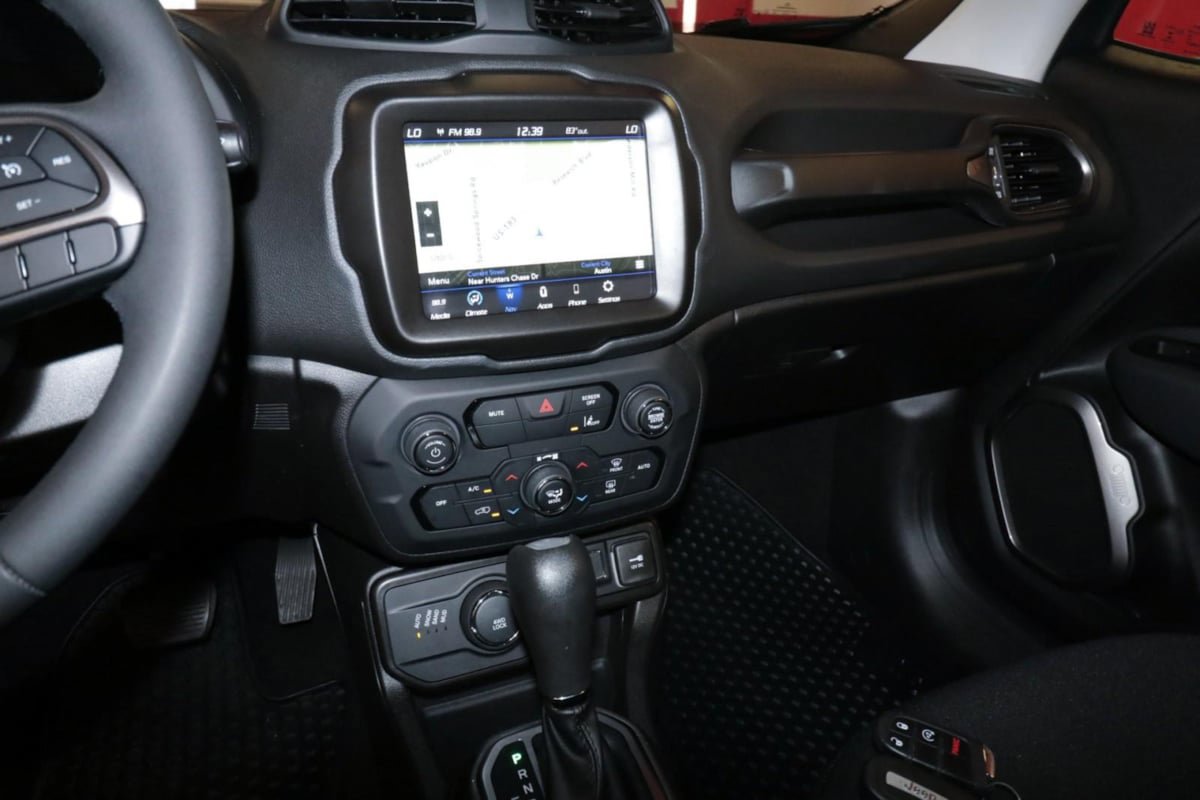 Used 2022 Jeep Renegade Latitude AWD/4WD image 15