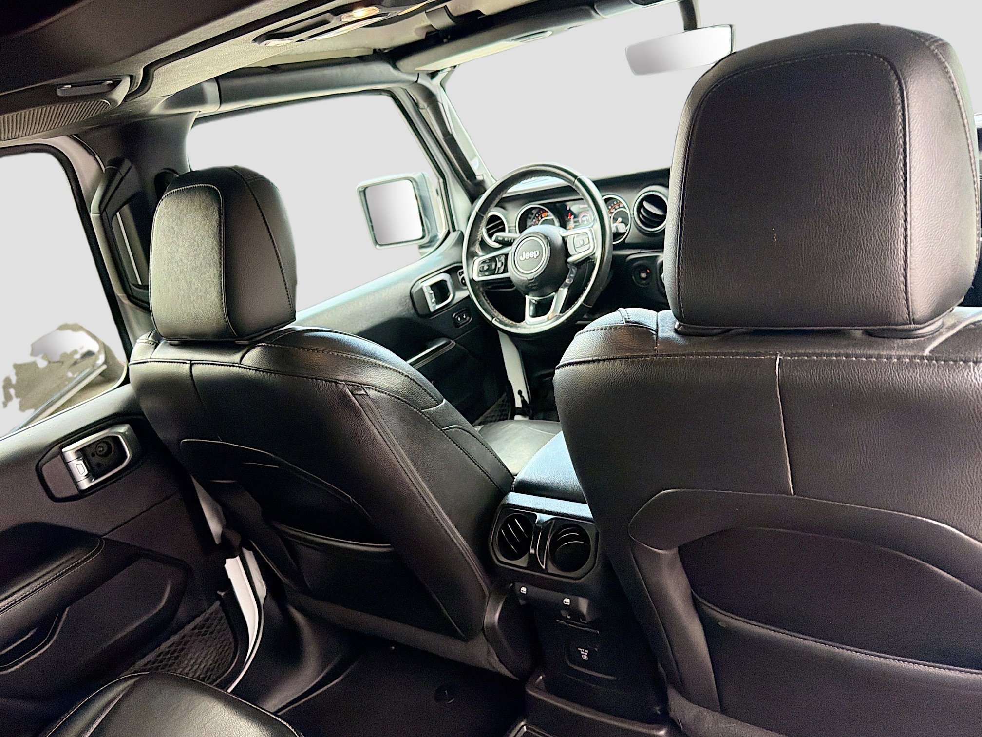 Used 2019 Jeep Wrangler Unlimited Sahara AWD/4WD image 30