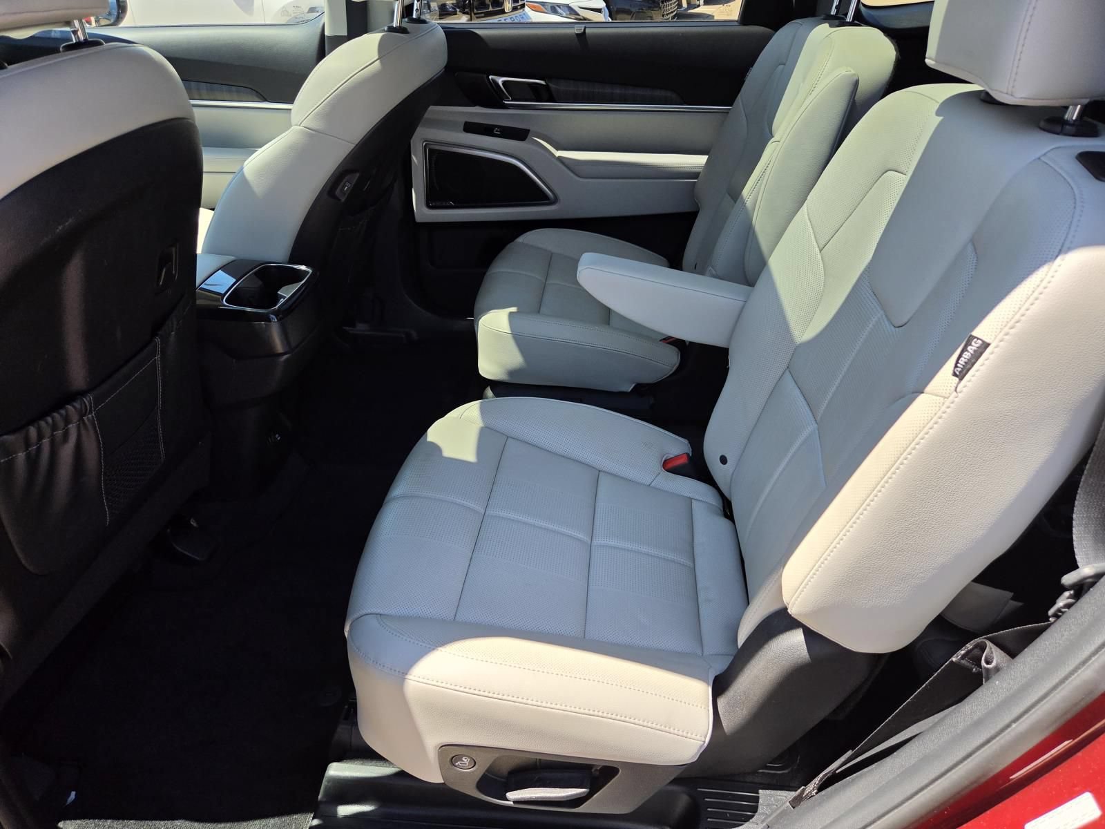 Used 2023 Kia Telluride SX FWD image 13