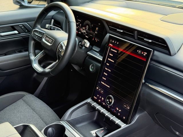 Used 2025 GMC Terrain Elevation AWD/4WD image 3