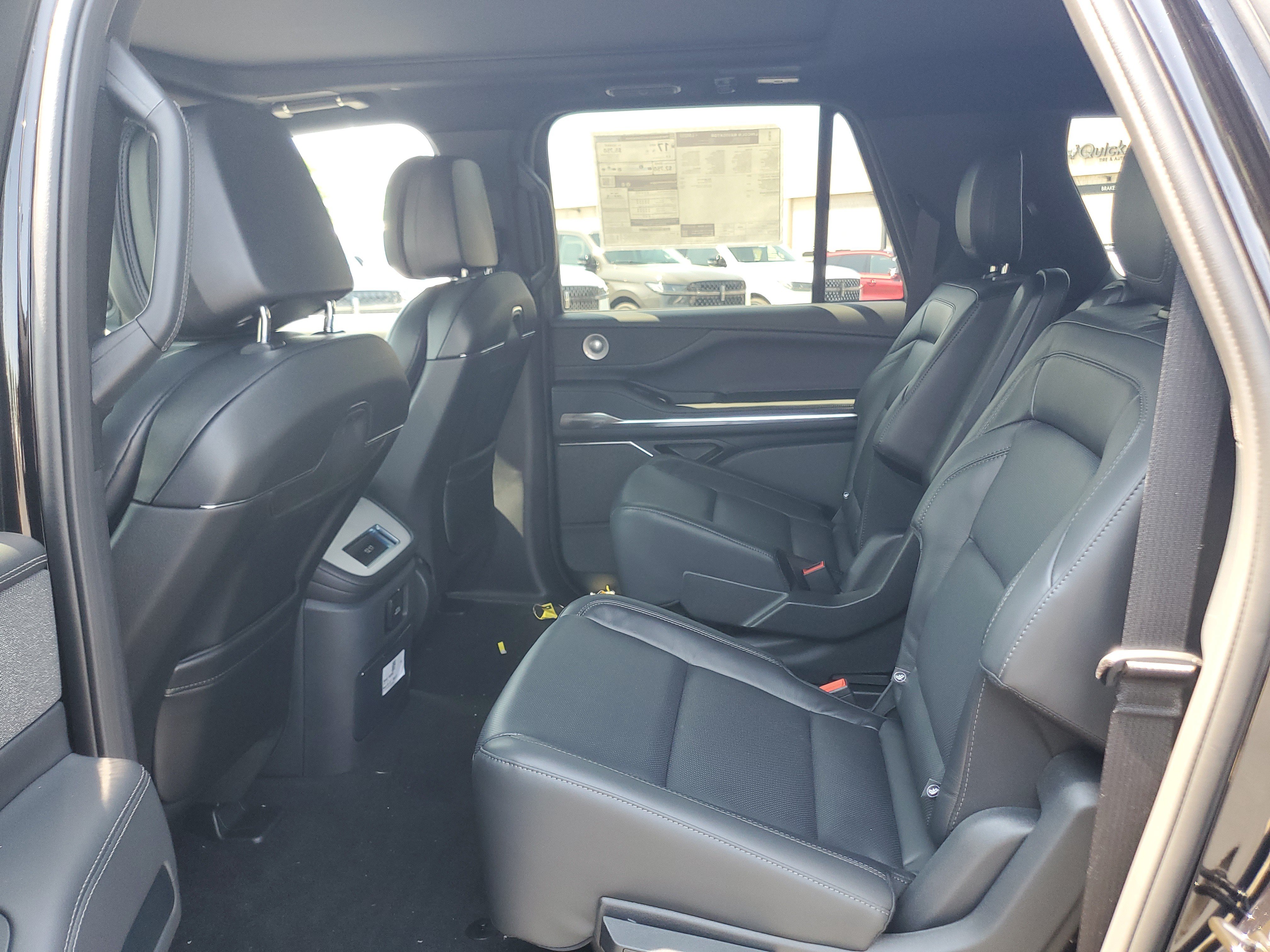 New 2027 Lincoln Navigator L Reserve w/ Jet Appearance Package AWD/4WD image 27