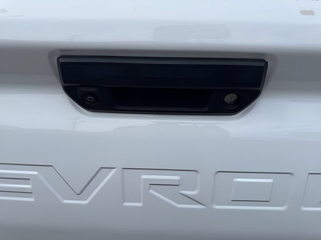 Used 2025 Chevrolet Colorado Z71 AWD/4WD image 34