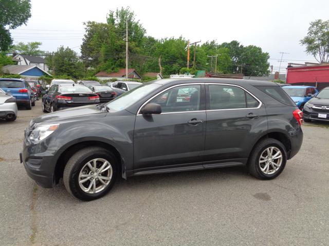 Used 2017 Chevrolet Equinox LS AWD/4WD image 3