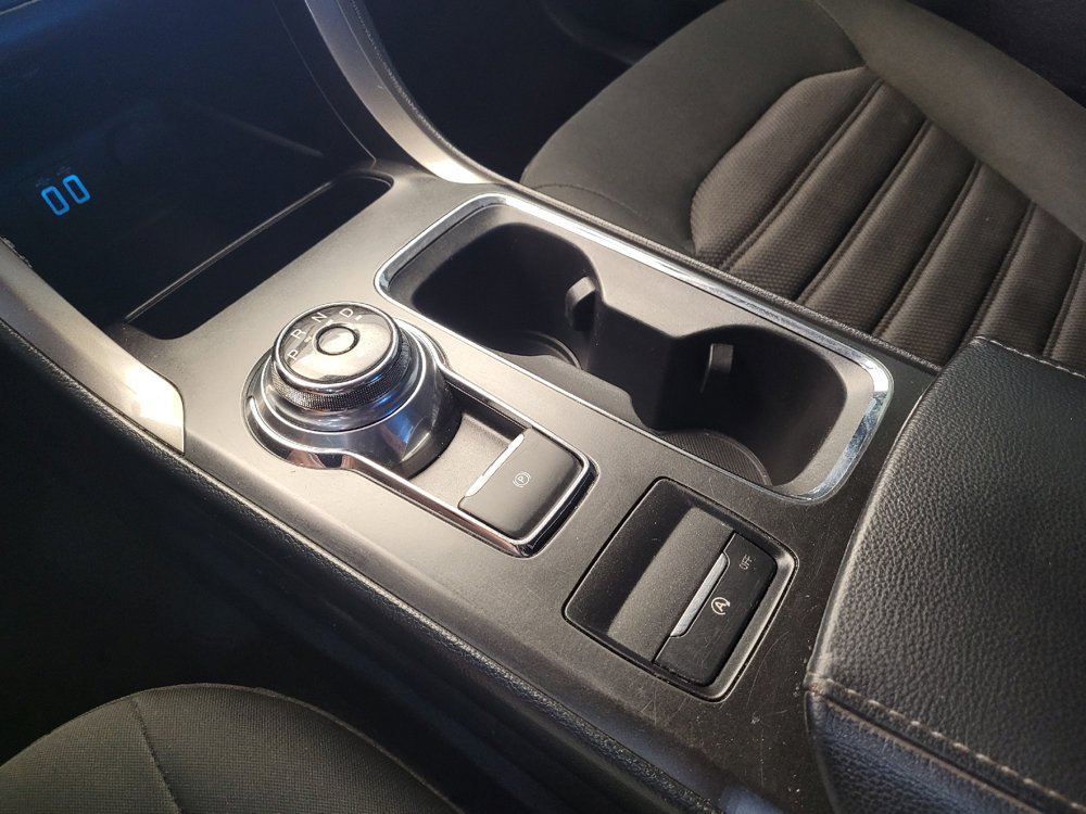 Used 2019 Ford Fusion SE FWD image 26