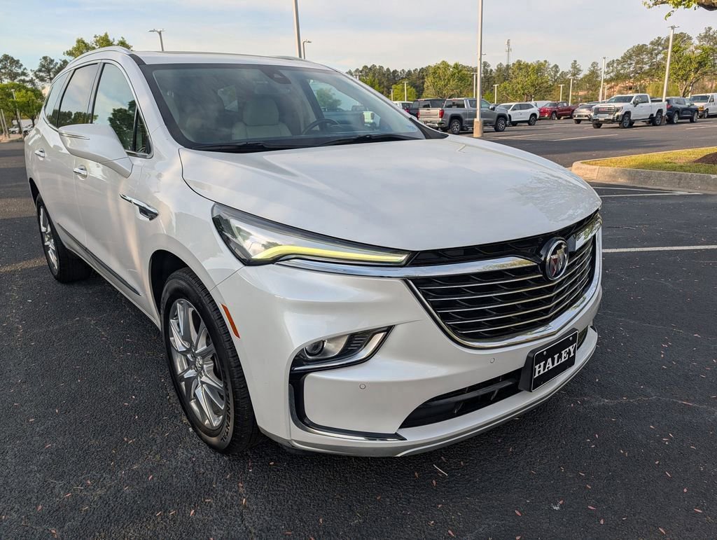 Used 2023 Buick Enclave Essence w/ Experience Buick Package image 2