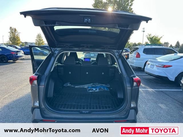Used 2023 Toyota RAV4 LE AWD/4WD image 11