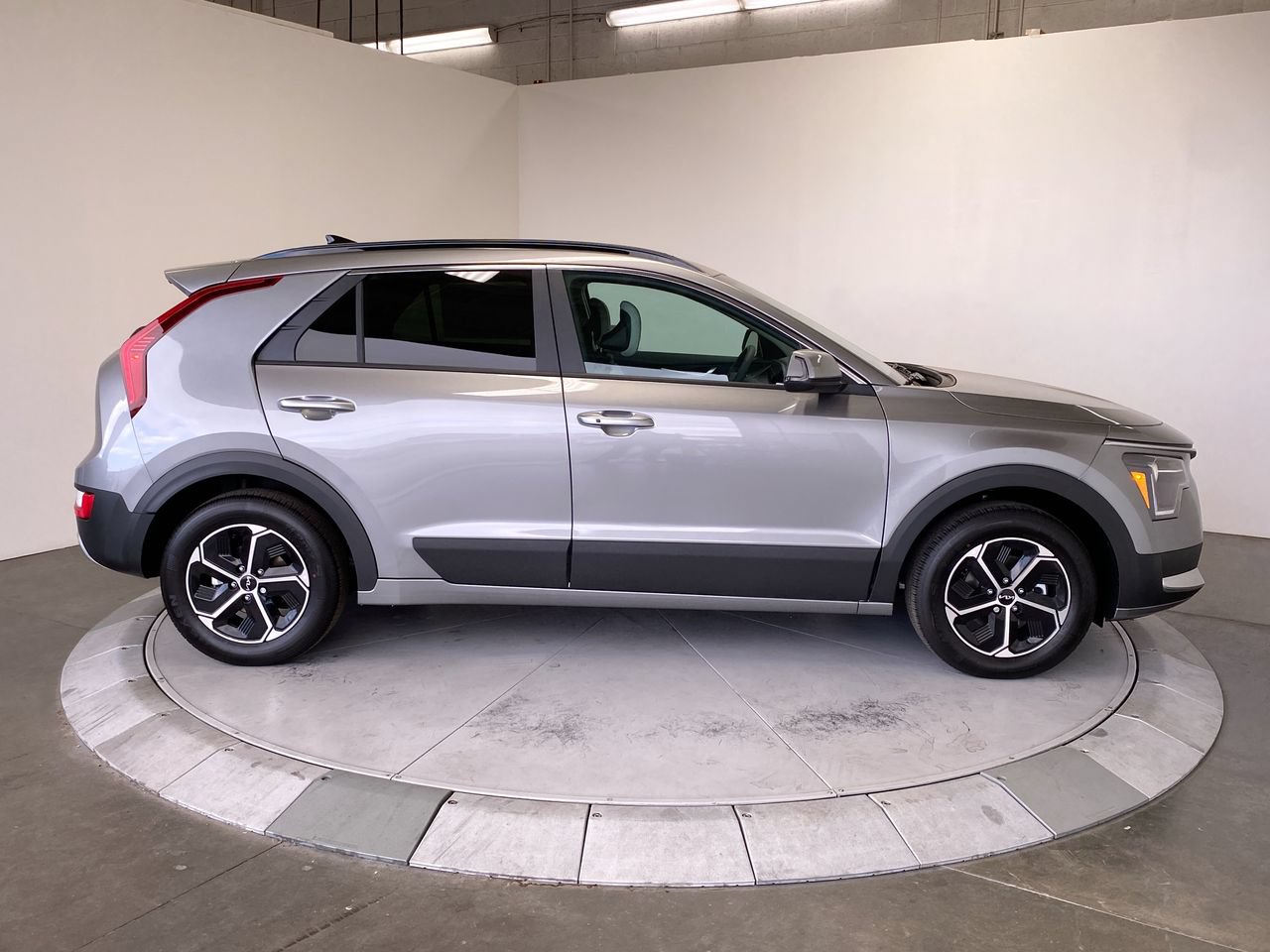 New 2026 Kia Niro EX FWD image 6