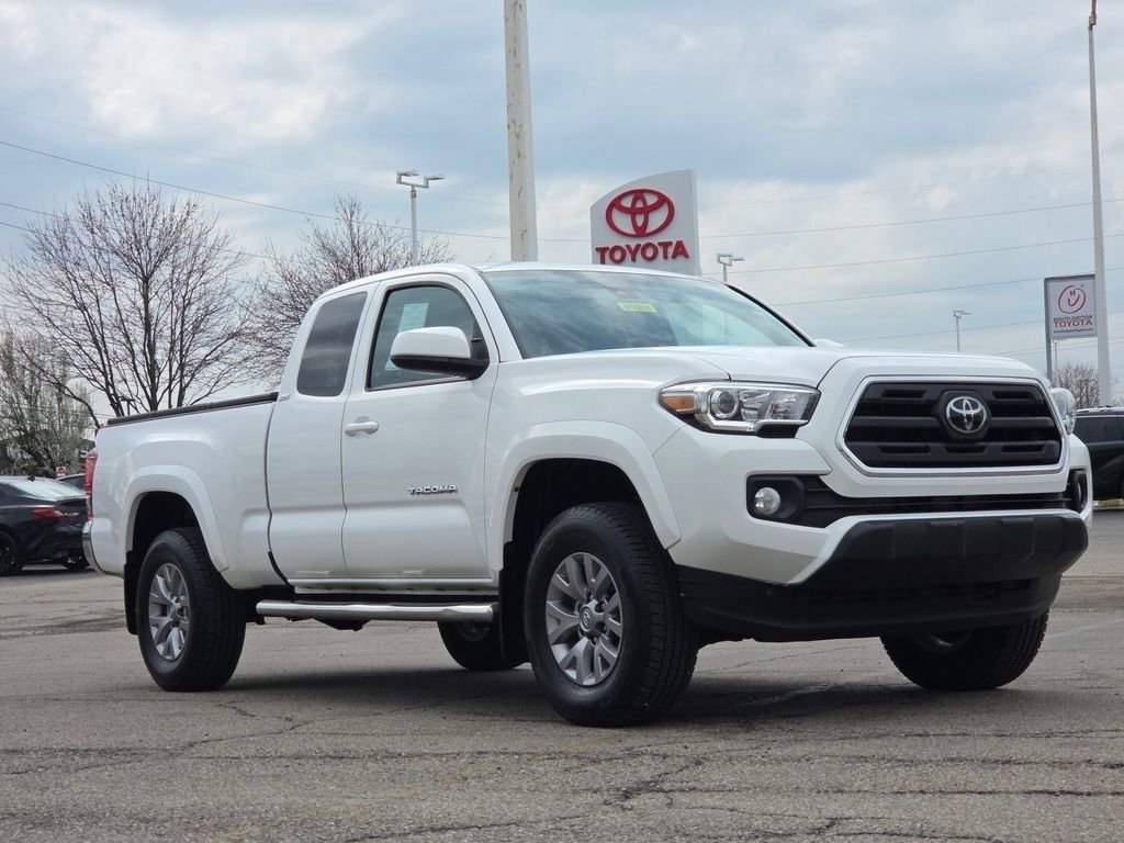 Used 2018 Toyota Tacoma SR5 image 2