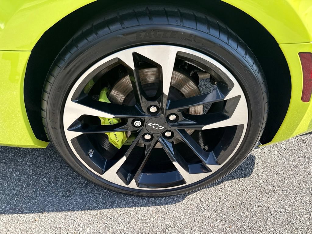 Used 2020 Chevrolet Camaro SS RWD image 29
