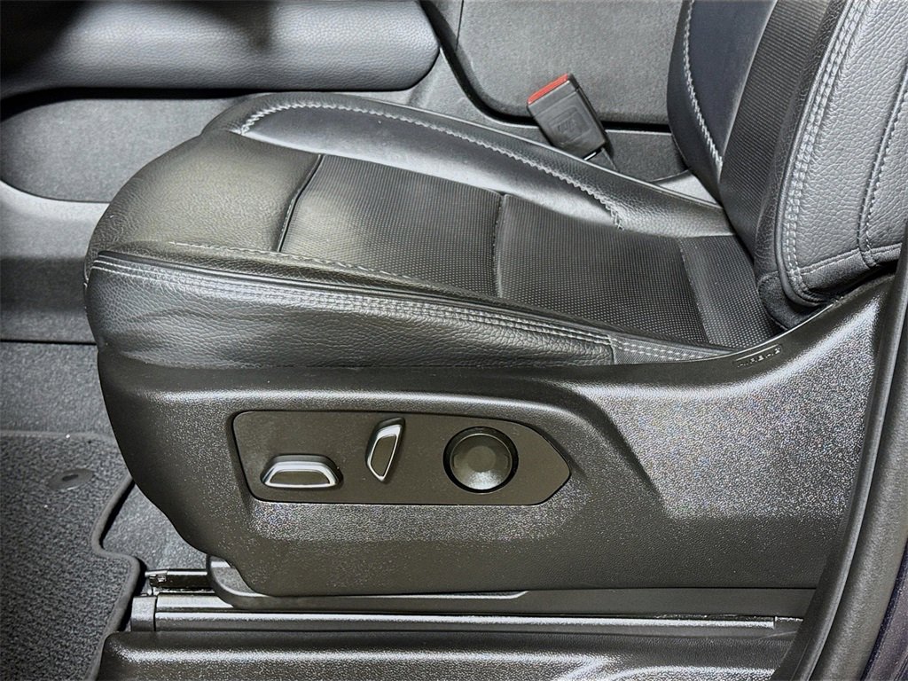 Used 2023 GMC Yukon XL Denali image 19